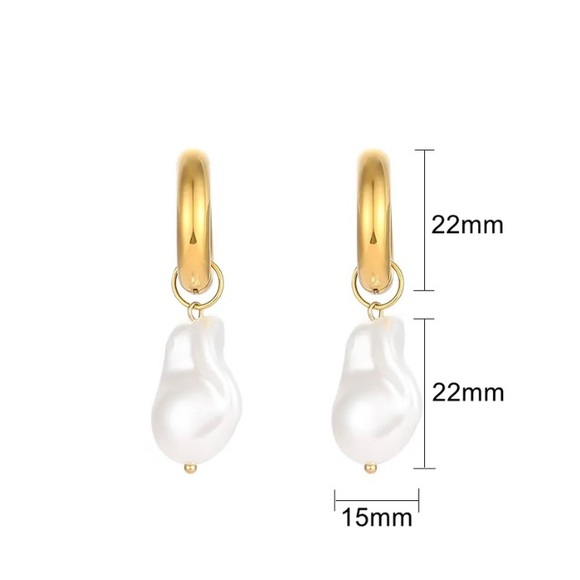 New: Bold Glass Pearl Statement Earrings - Picture 7 of 7